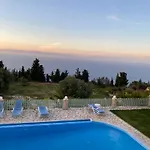 Blue View Apartment
